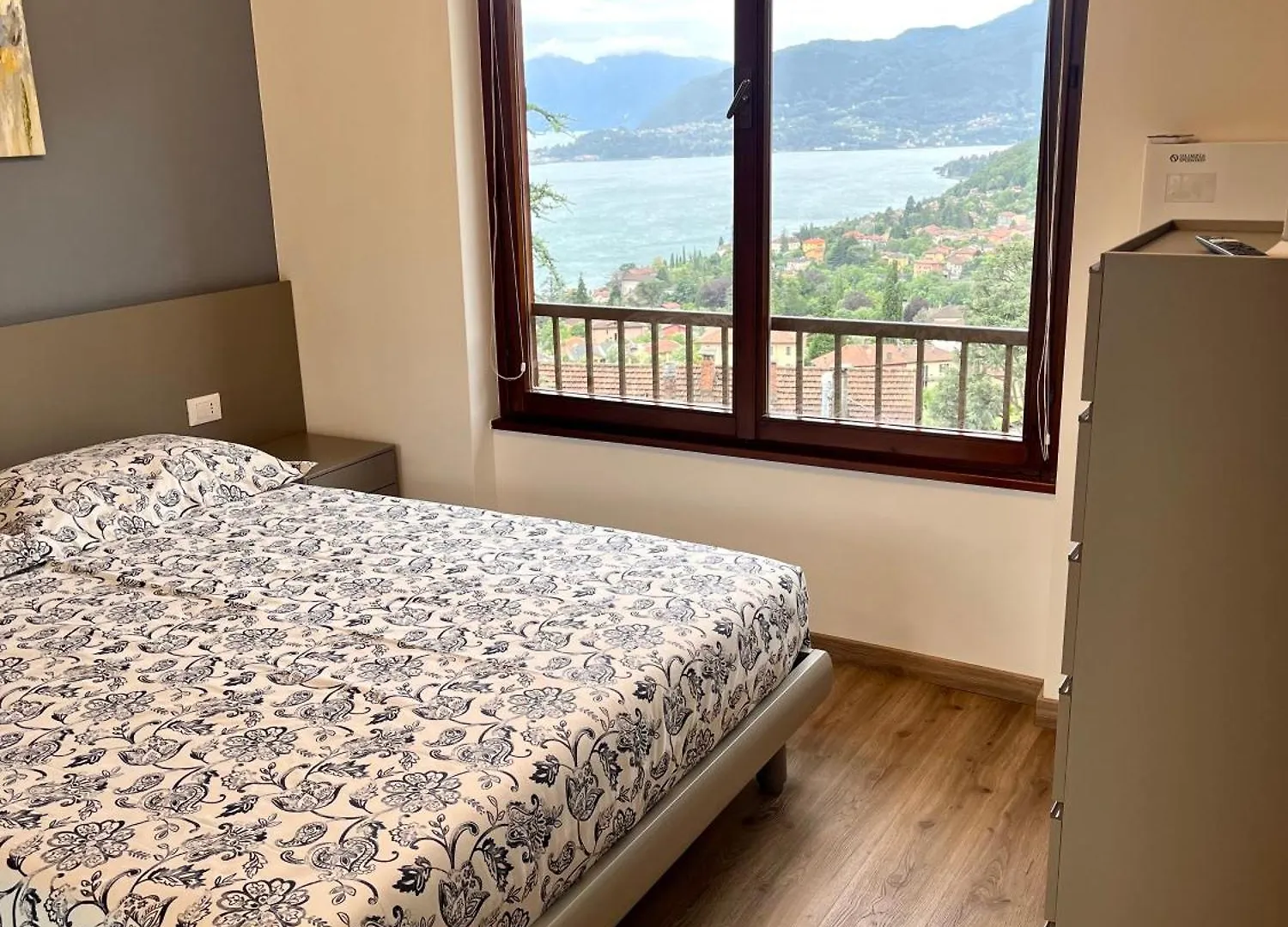 New Luxury Apartment - Μενάτζιο