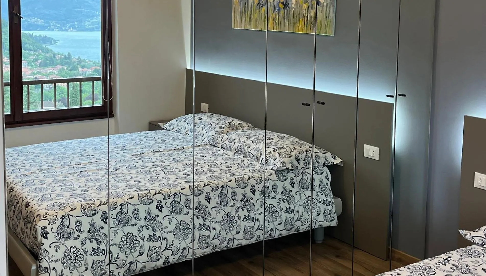 New Luxury Apartment - Μενάτζιο